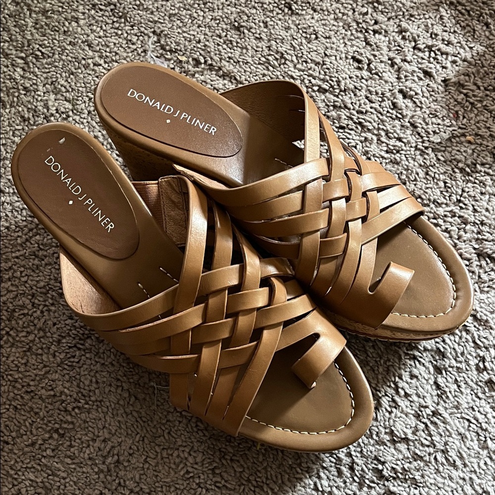Donald J. Pliner Women's Brown Woven Sandals